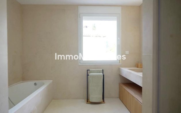 Kurzzeitvermietung - Freistehende Villa - Marbella - Guadalmina Alta