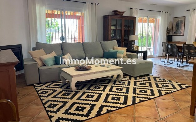 Short Term Rentals - Detached villa - Estepona - Atalaya