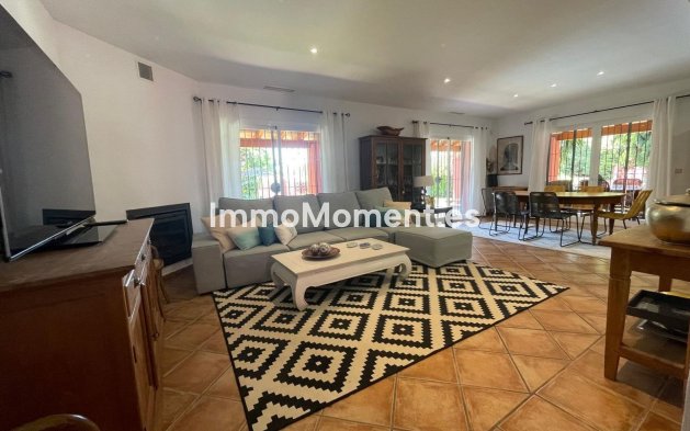 Short Term Rentals - Detached villa - Estepona - Atalaya
