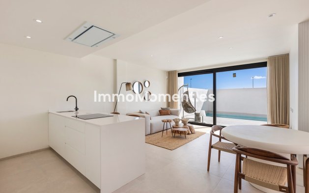 Obra nueva - Villa independiente - Los Alcázares