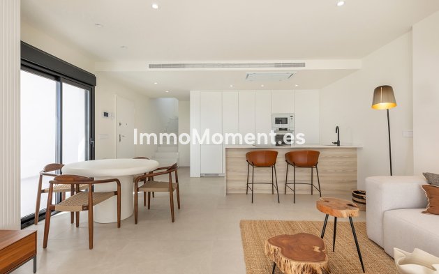 Obra nueva - Villa independiente - Los Alcázares