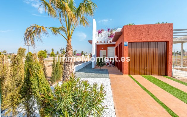 Obra nueva - Villa independiente - Los Alcázares