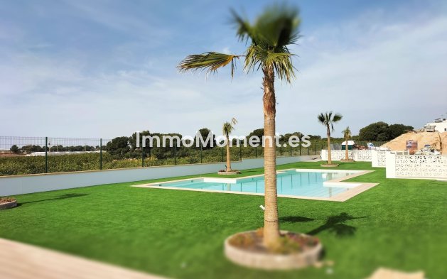 Obra nueva - Villa independiente - Pilar de la Horadada