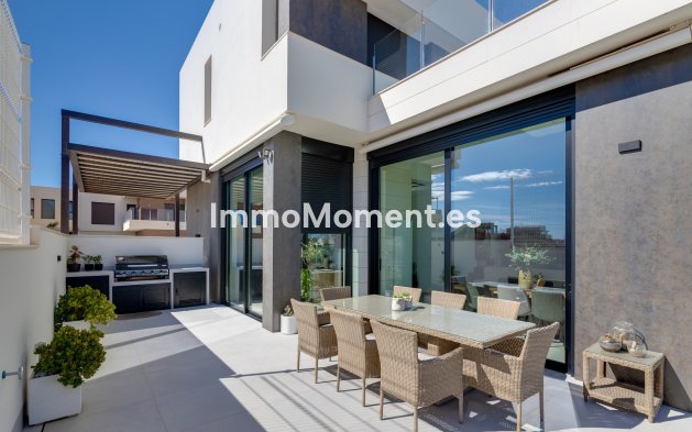 Obra nueva - Villa independiente - Pilar de la Horadada