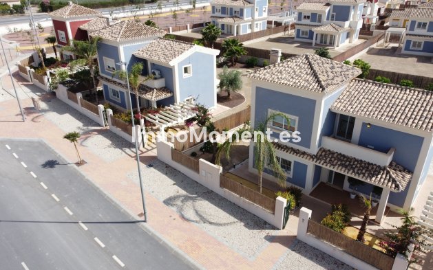 Obra nueva - Villa independiente - Purias