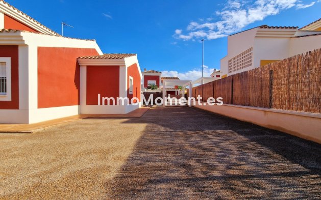 Obra nueva - Villa independiente - Purias