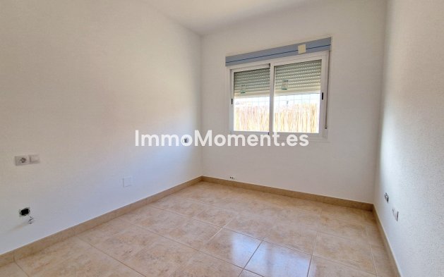 Obra nueva - Villa independiente - Purias