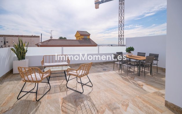 Neubau - Terraced - Jerónimo y Avileses