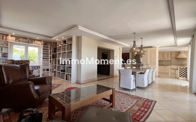 Wiederverkauf - Freistehende Villa - Estepona Ost - Estepona