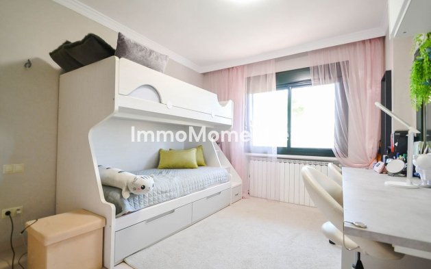 Revente - Appartement - Estepona  - Atalaya