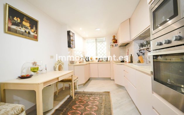 Revente - Appartement - Estepona  - Atalaya