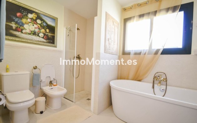 Revente - Appartement - Estepona  - Atalaya
