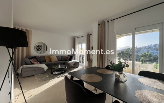 Resale - Apartment - Benahavís - La Quinta
