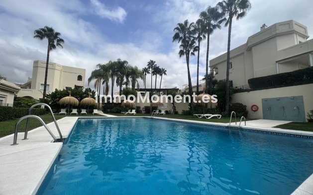 Resale - Apartment - Benahavís - La Quinta