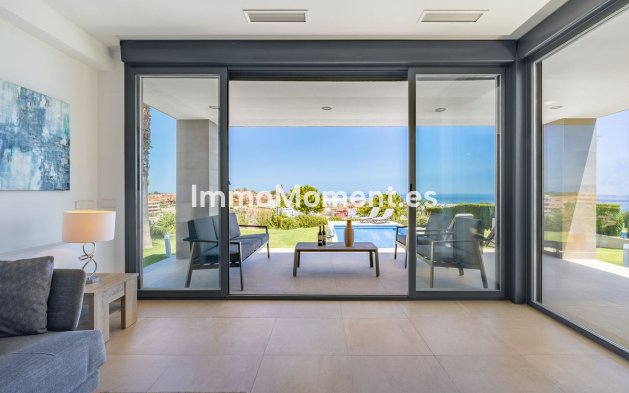 Bestaande woning - Vrijstaande villa - Manilva
