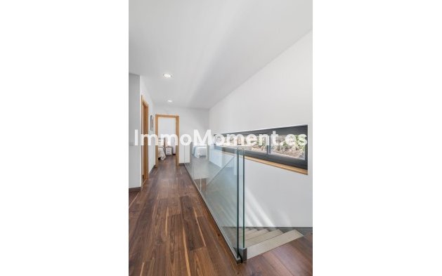 Bestaande woning - Vrijstaande villa - Manilva