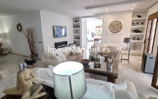 Resale - Villa - Estepona - Atalaya