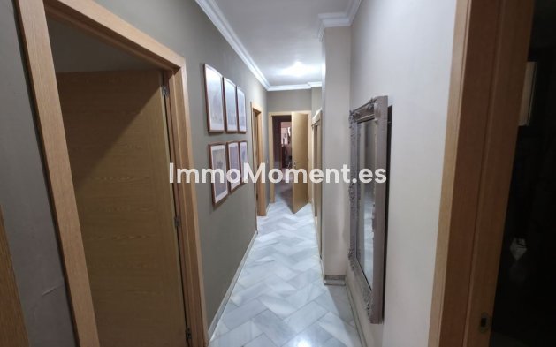 Resale - Villa - Estepona - Atalaya