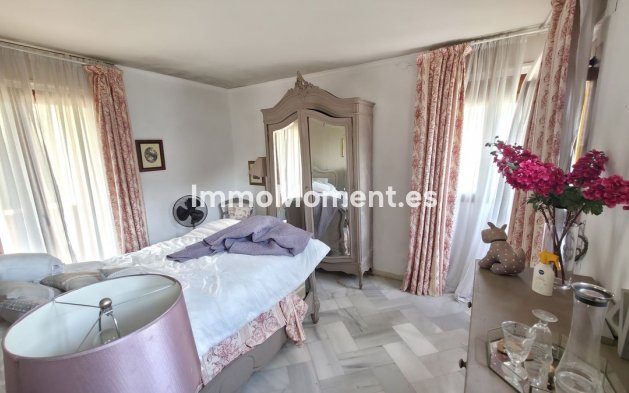 Resale - Villa - Estepona - Atalaya