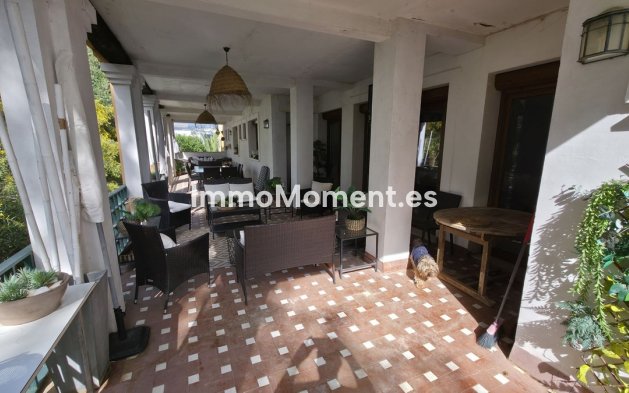 Resale - Villa - Estepona - Atalaya