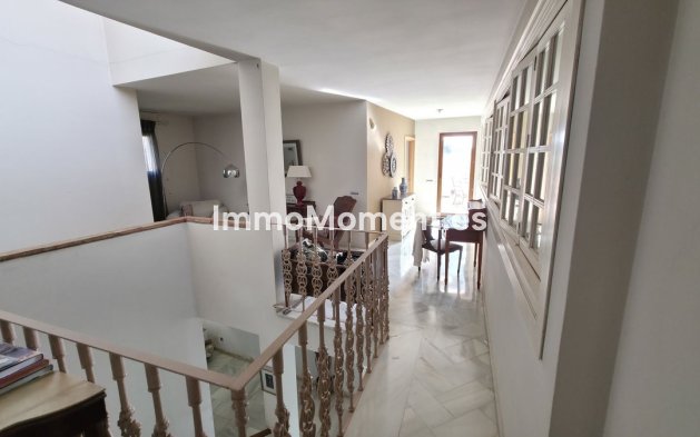 Resale - Villa - Estepona - Atalaya