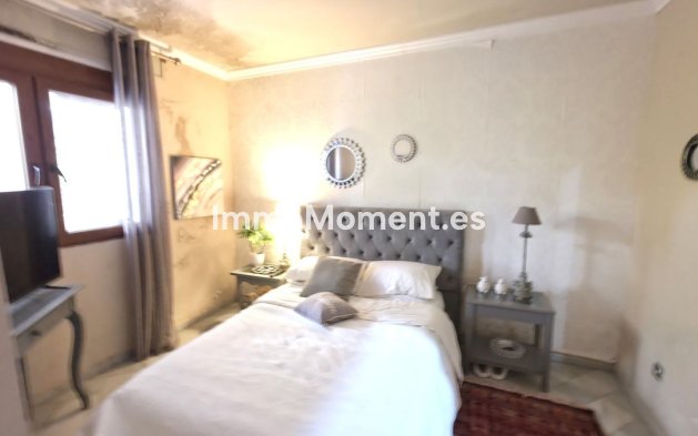 Resale - Villa - Estepona - Atalaya