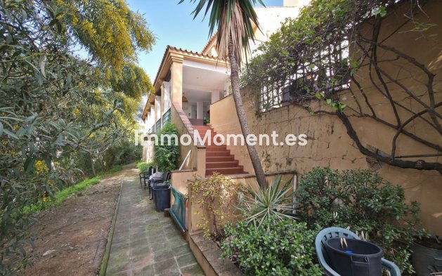 Resale - Villa - Estepona - Atalaya