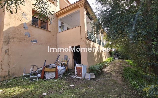 Resale - Villa - Estepona - Atalaya