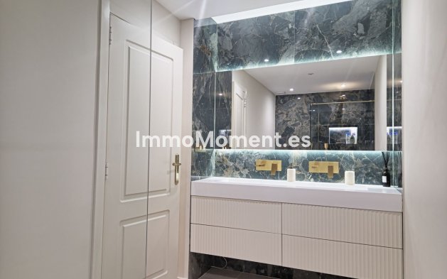 Resale - Apartment - Benahavís - Benahavís Centro