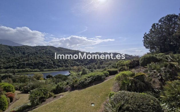 Resale - Apartment - Benahavís - Benahavís Centro