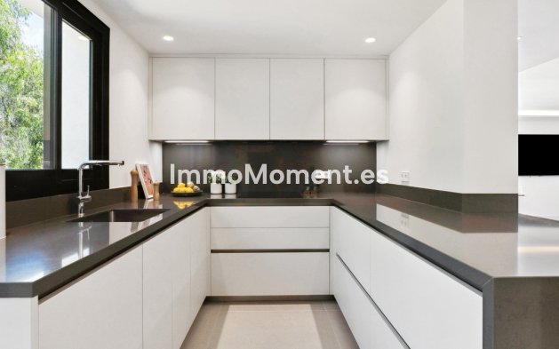 Resale - Villa - Marbella - Nueva Andalucía