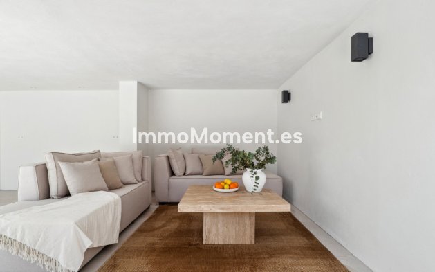 Resale - Villa - Marbella - Nueva Andalucía