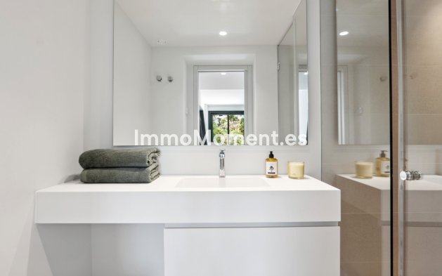 Resale - Villa - Marbella - Nueva Andalucía