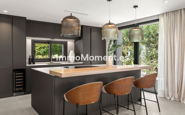 Wiederverkauf - Villa - Marbella - Nueva Andalucía