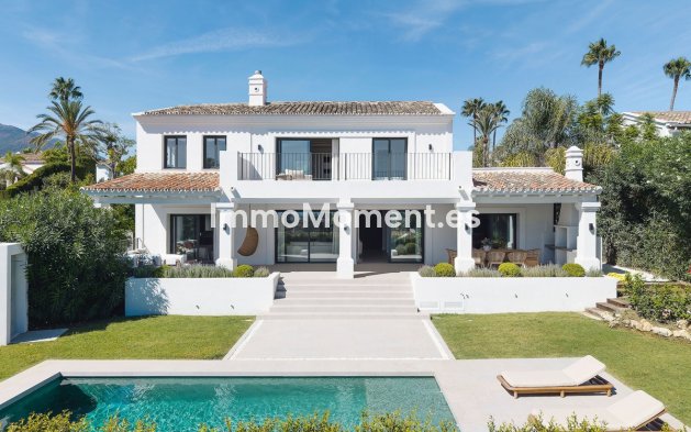 Wiederverkauf - Villa - Marbella - Nueva Andalucía