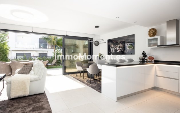 Revente - Maison mitoyenne - Estepona  - Estepona Centro