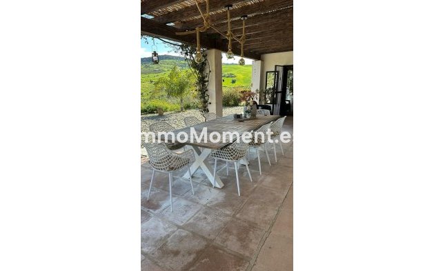 Resale - Villa - Inland  - Alora