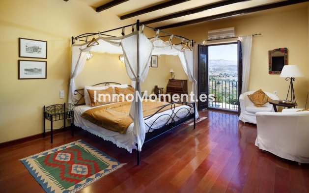 Reventa - Casa de campo - Interior  - Almogía