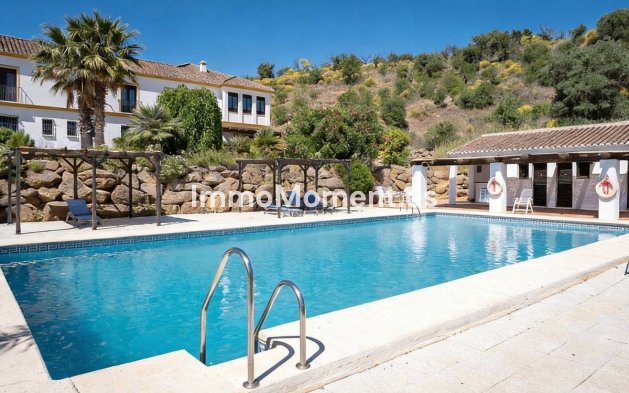 Reventa - Casa de campo - Interior  - Almogía