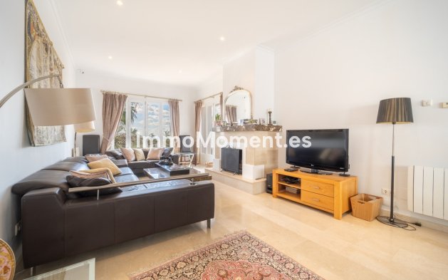 Wiederverkauf - Villa -   Inländisch - Istán