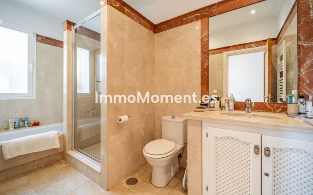 Wiederverkauf - Villa -   Inländisch - Istán