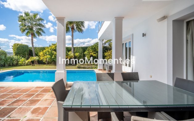 Wiederverkauf - Villa -   Inländisch - Istán