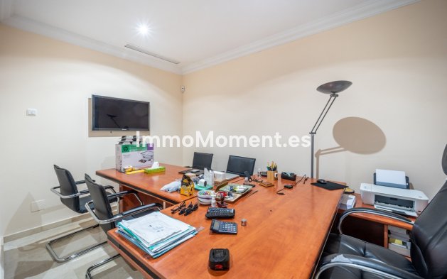 Wiederverkauf - Villa -   Inländisch - Istán