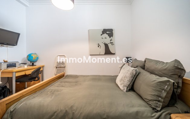 Wiederverkauf - Villa -   Inländisch - Istán