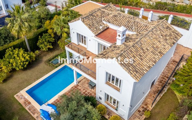 Wiederverkauf - Villa -   Inländisch - Istán