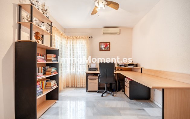 Wiederverkauf - Villa - Marbella - El Rosario