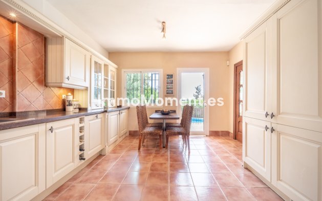 Wiederverkauf - Villa - Marbella - El Rosario