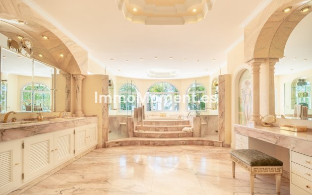 Wiederverkauf - Villa - Marbella - The Golden Mile