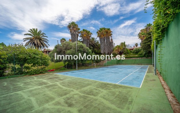 Resale - Villa - Estepona - Estepona Centro