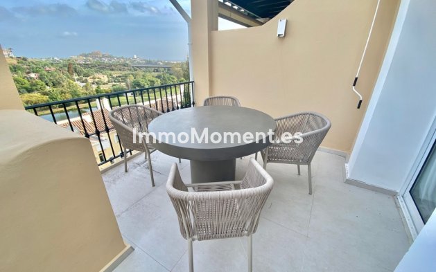 Resale - Apartment - Benahavís - La Quinta